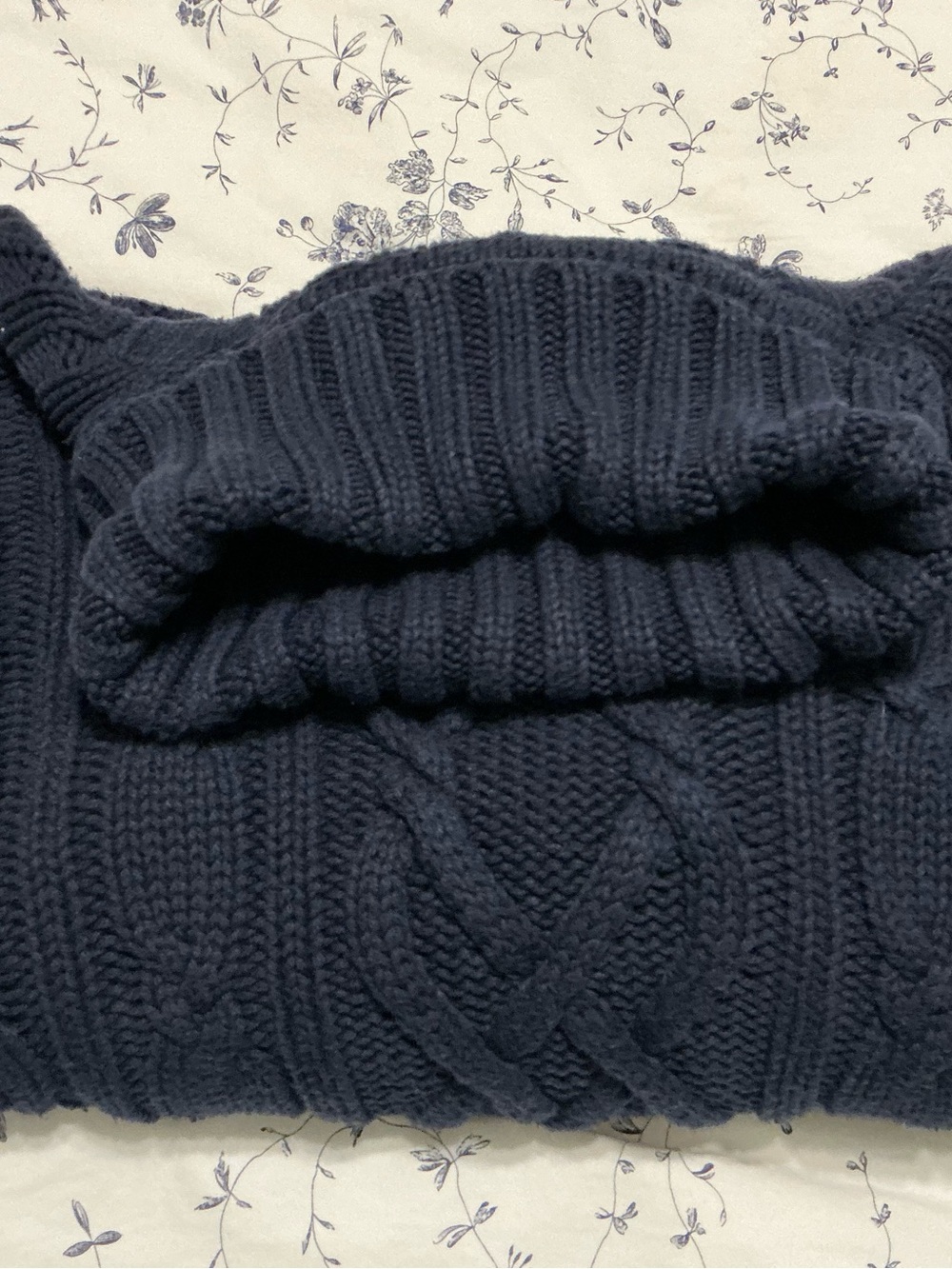 Lands’ End Drifter Cable Knit Fisherman Knit-Style Turtleneck Sweater in Navy - Picture 7 of 9